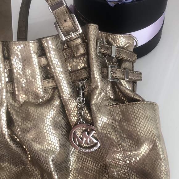 Michael Kors Hobo Crossbody Bag Metallic Pewter - Picture 5 of 5